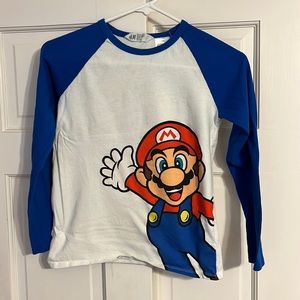 H&M boys size 8-10 Mario long sleeve baseball tee.